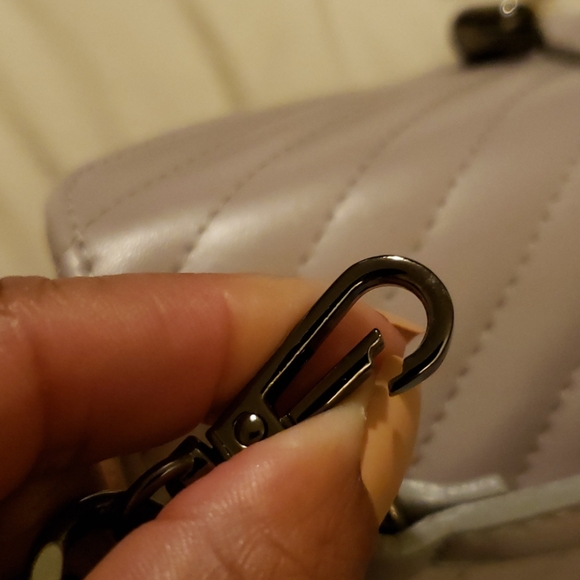 Gray chevron crossbody - Picture 10 of 10